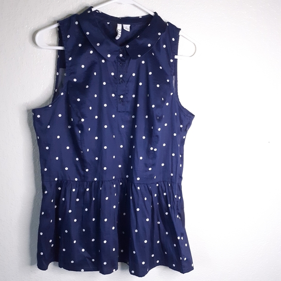 Blue top - Picture 2 of 9